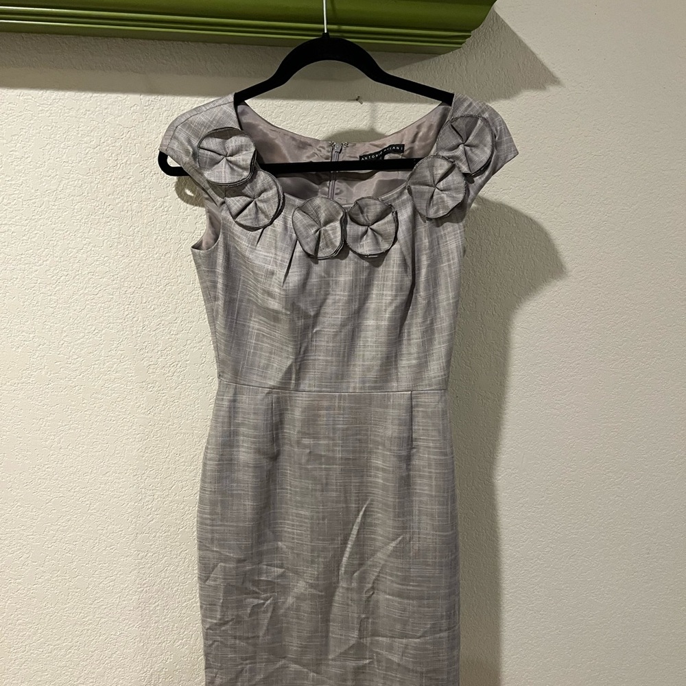 Antonio Melani Silver Floral Cap Sleeve Fitted Formal Dress Size 0
